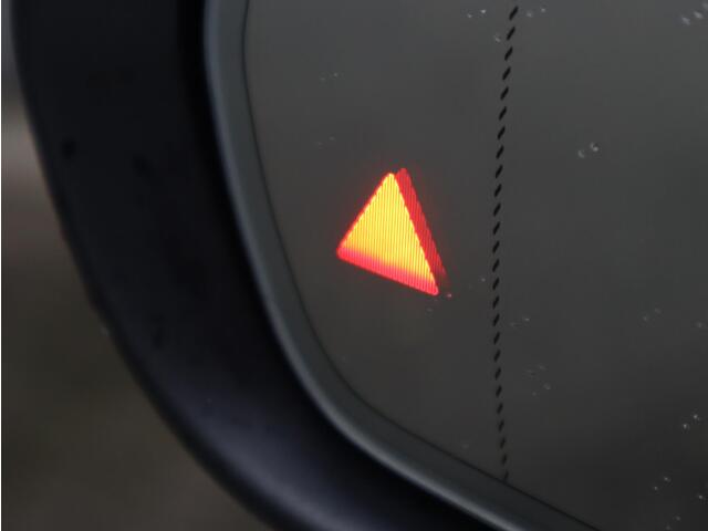 Mercedes-Benz GLC-KLASSE 300e 4MATIC AMG line | Panoramadak | Burmester | Trekhaak | Dodehoekassistent | Navigatie | 360 camera | Automaat