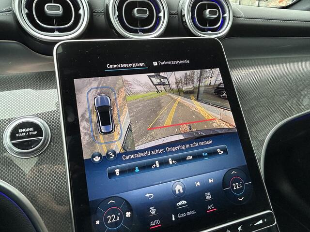 Mercedes-Benz GLC-KLASSE 300e AMG 4Matic Plugin Hybride 300e AMG 4Matic // Trekhaak // Panoramadak // 360 Camera // Memory // 9.817km // Nightpakket