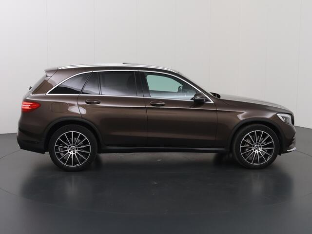 Mercedes-Benz GLC-KLASSE 250 4MATIC Premium | AMG | Panoramadak | Trekhaak | Getint glas | Stoelverwarming | Achteruitrijcamera |