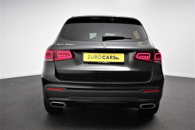 Mercedes-Benz GLC-KLASSE 300e 4-MATIC Business AMG Night Pack | Full LED | Trekhaak | Navigatie | PDC | Camera | MBUX