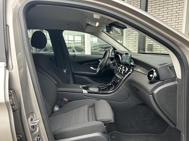 Mercedes-Benz GLC-KLASSE 300e 4MATIC Business Solution | Stoelverwarming | Cruise Control | Navigatie