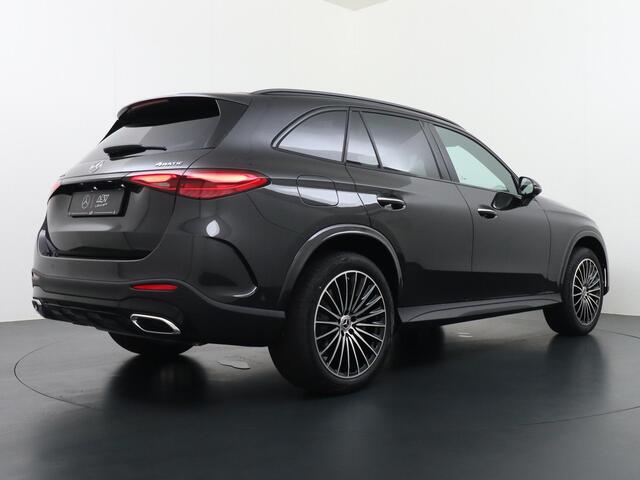 Mercedes-Benz GLC-KLASSE 300e 4MATIC Sport Edition | Panorama - Schuifdak | Memorystoelen | Apple Carplay & Android Auto | Digital Light | Niveauregeling | 360° Camera | Nightpakket | Sfeerverlichting