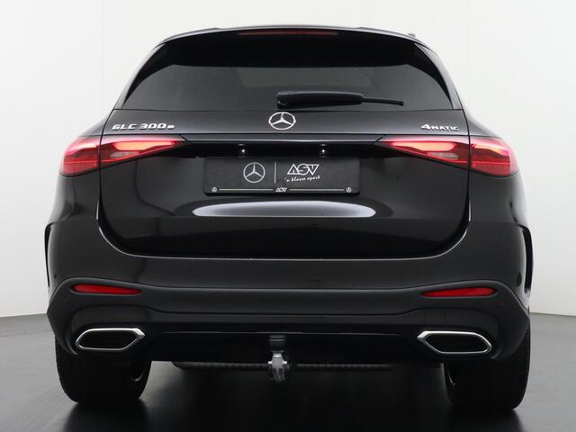 Mercedes-Benz GLC-KLASSE 300e 4MATIC Sport Edition | Massagestoelen Voorin | Luchtvering | Achterasbesturing | Distronic Cruise Control | Memorystoelen | Panorama - Schuifdak | Head-Up Display | Burmester Surround Sound