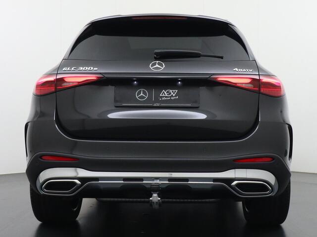 Mercedes-Benz GLC-KLASSE 300e 4MATIC Sport Edition | Distronic Cruise Control | Massagestoelen Voorin | Memoryseats | Panorama - Schuifdak | Head-Up Display | 360° Camera | Burmester Surround Sound