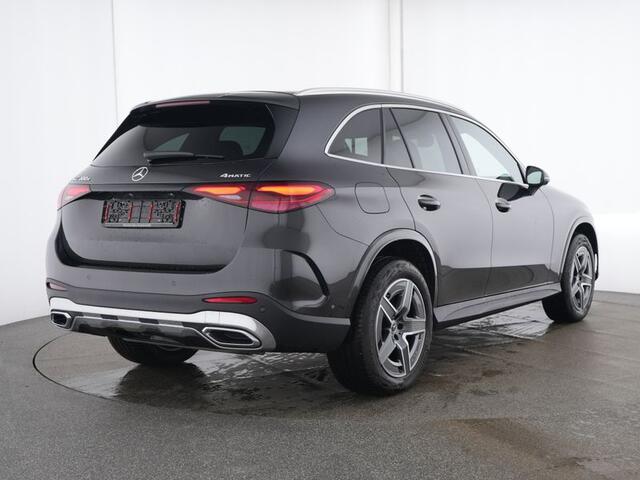 Mercedes-Benz GLC-KLASSE 300 e 4MATIC AMG Plug-In Hybride Edition AMG | Trekhaak | Panorama Schuif-Kanteldak | Rijassistentiepakket plus | AC en DC Laden | Stuur en Stoelverwarming. Inclusief 24 maanden MB Certified garantie voor Europa.