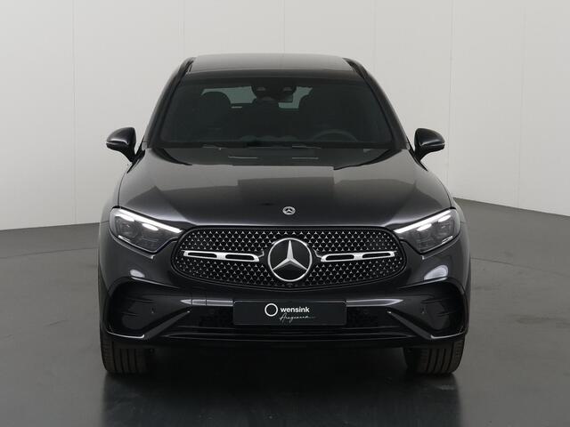 Mercedes-Benz GLC-KLASSE 300e 4MATIC Sport Edition | Panoramaschuifdak | Premium Plus | Night | Head-up | Rijassistentiepakket Plus | Trekhaak | Burmester |