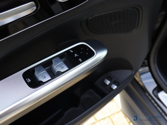 Mercedes-Benz GLC-KLASSE Mercedes-Benz GLC 300e 4M AMG | Pano | Night | 360* camera | Winter pakket | Trekhaak | Matrix LED | Ambient Lightning | Premium pakket |