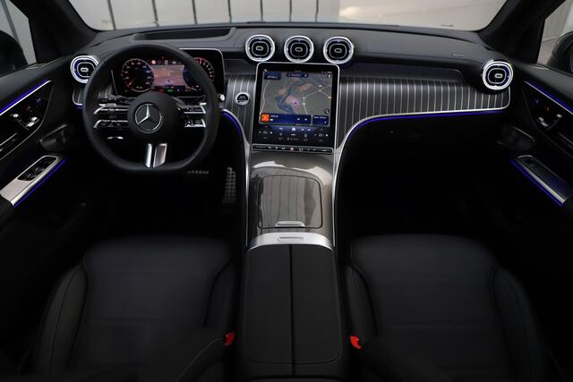 Mercedes-Benz GLC-KLASSE 300e AMG 4-Matic | 313PK | Luchtvering | Head-up | Achterasbesturing | Massage | Keyless-go | Burmester | Digital-light | Distronic+ | 2025.