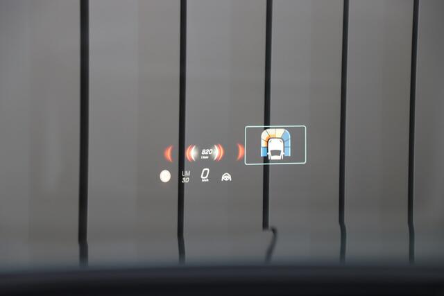 Mercedes-Benz GLC-KLASSE 300e AMG 4-Matic | 313PK | Luchtvering | Head-up | Achterasbesturing | Massage | Keyless-go | Burmester | Digital-light | Distronic+ | 2025.