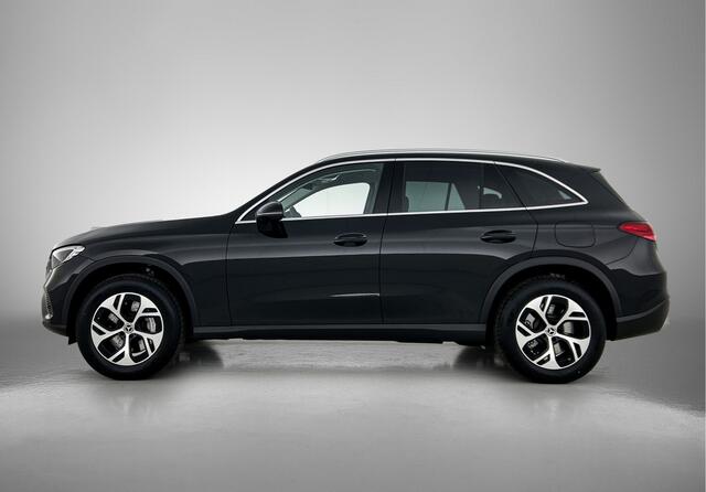 Mercedes-Benz GLC-KLASSE 300 e 4MATIC Plug-In Hybride Trekhaak | Ledkoplampen | Memory Voorstoelen | Achteruitrijcamera | Sfeerverlichting | Dodehoekassistent. Inclusief 24 maanden Mercedes-Benz Certified garantie voor Europa.