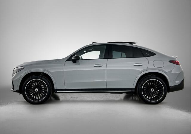Mercedes-Benz GLC-KLASSE Coupé 300e 4MATIC Business Solution AMG | Premium Pakket | Panoramaschuifdak | Trekhaak | Treeplanken | Nightpakket | AMG Spoiler | 20 inch AMG velgen | 360°-camera | DIGITAL LIGHT | Augmented Reality navigatie |
