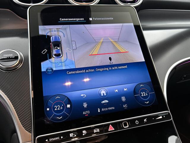 Mercedes-Benz GLC-KLASSE Coupé 300e 4MATIC Business Solution AMG | Premium Pakket | Panoramaschuifdak | Trekhaak | Treeplanken | Nightpakket | AMG Spoiler | 20 inch AMG velgen | 360°-camera | DIGITAL LIGHT | Augmented Reality navigatie |