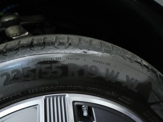 Mercedes-Benz GLC-KLASSE Coupé 300 e 4Matic AMG Plug-In Hybride | Trekhaak | Sfeerverlichting | Car Play | Parkeerpakket met Camera | Stuur en Stoelverwarming | Inclusief 24 maanden Mercedes-Benz Certified garantie voor Europa.