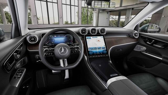 Mercedes-Benz GLC-KLASSE 300e 4MATIC AMG Line | Panoramadak | Trekhaak | Burmester | 360 camera | Winter pakket |