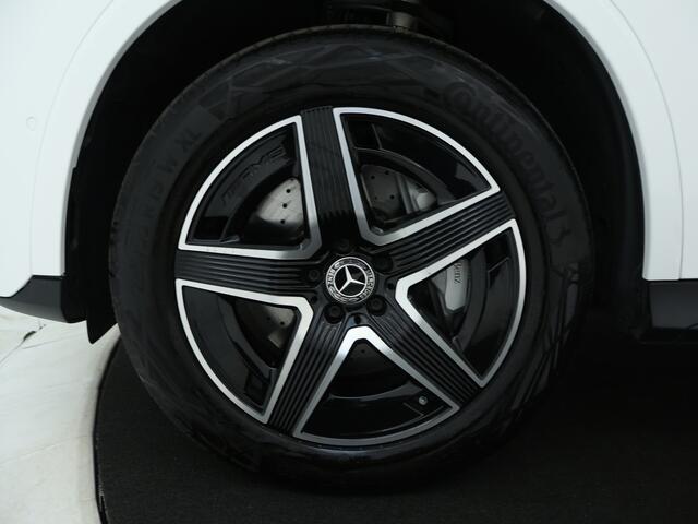 Mercedes-Benz GLC-KLASSE 300 e 4MATIC AMG Plug-In Hybride | AMG Line | Night Pakket | Panoramadak | Trekhaak | Inclusief 24 maanden MB Certified garantie voor Europa.