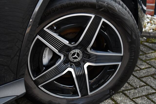 Mercedes-Benz GLC-KLASSE 300e 4MATIC AMG Trekh Distr Burmester