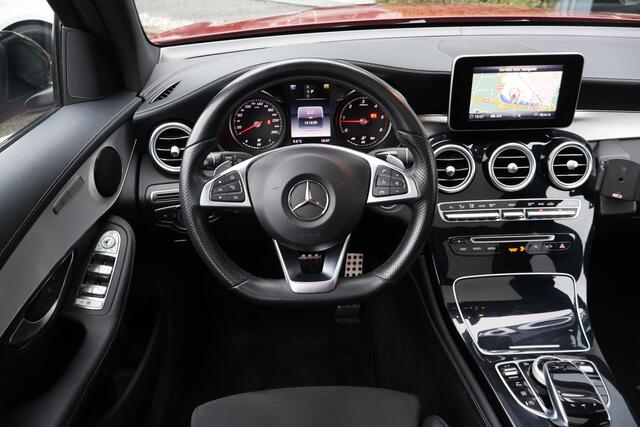 Mercedes-Benz GLC-KLASSE 250 d 4MATIC AMG l Panoramadak l Trekhaak l Stoelverwarming I Camera I PTS l LED l Airconditioning l