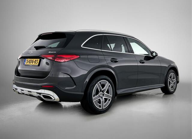 Mercedes-Benz GLC-KLASSE 300 e 4MATIC AMG Plug-In Hybride Luchtvering | Trekhaak | AMG Line | Night Pakket | Achteras besturing | Parkeerpakket met 360°-camera. Inclusief 24 maanden MB Certified garantie voor Europa.