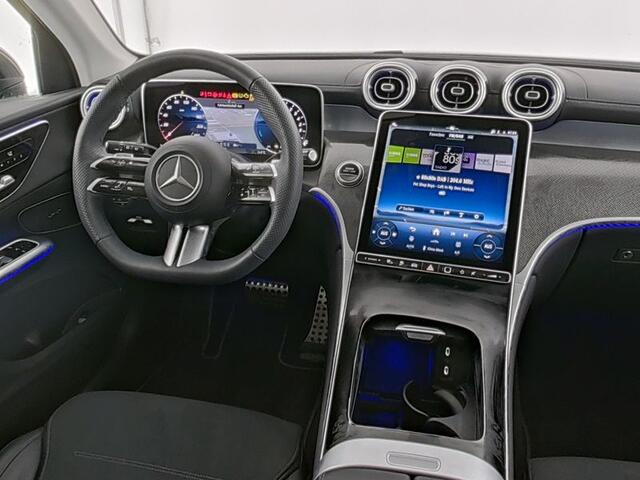 Mercedes-Benz GLC-KLASSE 300 e 4MATIC AMG Plug-In Hybride AMG Line Premium | Night Pakket | Trekhaak | Distronic | Advanced Soundsystem | Digilal Licht | Memory voorstoelen. Inclusief 24 maanden Mercedes-Benz Certified garantie voor Europa.