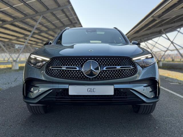 Mercedes-Benz GLC-KLASSE 300e 4MATIC Sport Edition | Night | Panoramaschuifdak | Premium pakket | Head-Up | Dodehoekassistent | DIGITAL LIGHT | Burmester |