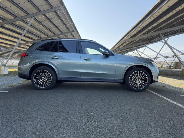 Mercedes-Benz GLC-KLASSE 300e 4MATIC Sport Edition | Night | Panoramaschuifdak | Premium pakket | Head-Up | Dodehoekassistent | DIGITAL LIGHT | Burmester |