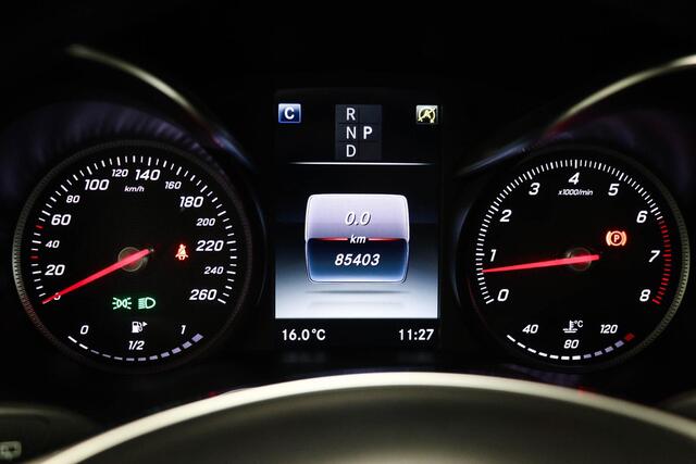 Mercedes-Benz GLC-KLASSE 250 4MATIC Premium Plus | PANORAMADAK | STOELVERWARMING | TREEPLANKEN | CAMERA | TREKHAAK | 19"