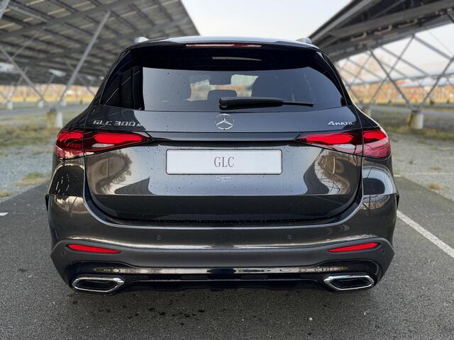 Mercedes-Benz GLC-KLASSE 300e 4MATIC Sport Edition | Night | Panoramaschuifdak | Premium Plus | Techniekpakket | Head-up display | Trekhaak | Burmester |