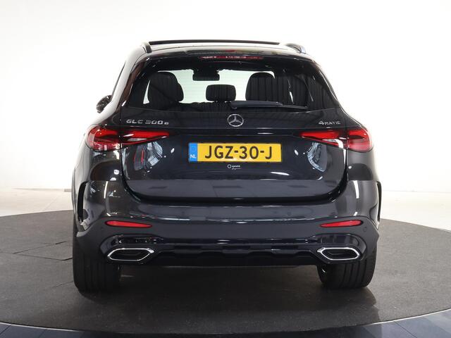 Mercedes-Benz GLC-KLASSE 300e 4MATIC Sport Edition | Panoramaschuifdak | Premium pakket | Nightpakket | 360° camera | Dodehoekassistent | DIGITAL LIGHT |