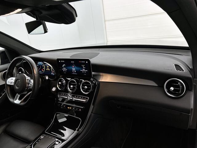 Mercedes-Benz GLC-KLASSE Coupé 300 e 4MATIC Plugin Hybride AMG Line | Digitale Cockpit | Leder | rode remklauwen | Panamericana Grille | Premium pakket Inclusief 24 maanden Mercedes-Benz Certified garantie voor Europa.