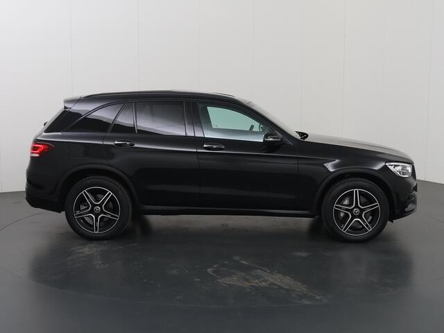 Mercedes-Benz GLC-KLASSE 300e 4MATIC Business Solution AMG | Panoramadak | Trekhaak | Rij assistentie pakket | Night pakket |