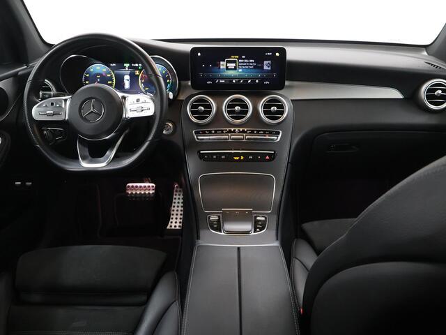 Mercedes-Benz GLC-KLASSE 300e 4MATIC Business Solution AMG | Panoramadak | Trekhaak | Rij assistentie pakket | Night pakket |