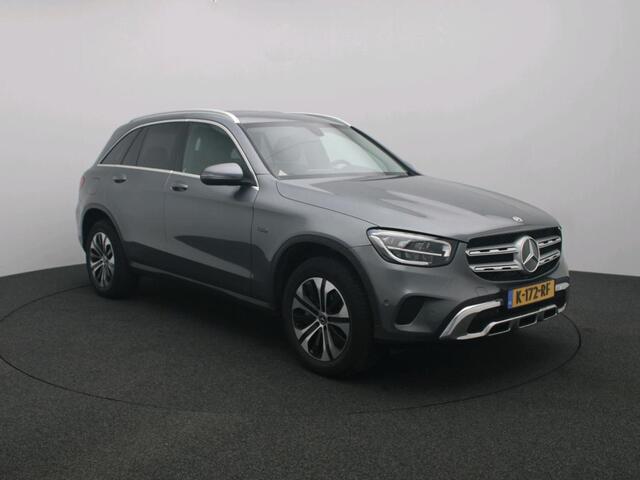 Mercedes-Benz GLC-KLASSE 300 e 4MATIC Plug-In Hybride | Alarm | Led verlichting | Digitaal Dash | Parkeerpakket met Camera | Stoelverwarming | Inclusief 24 maanden Mercedes-Benz Certified garantie voor Europa.