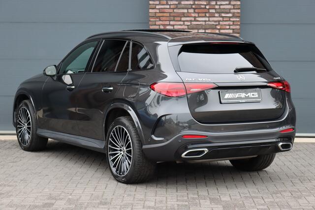 Mercedes-Benz GLC-KLASSE 300e 4MATIC AMG Line Premium+ | Distronic+ | Panoramadak | Burmester | HUD | Digital Light | Memory | Surround Camera | Keyless Go | Augmented Reality |