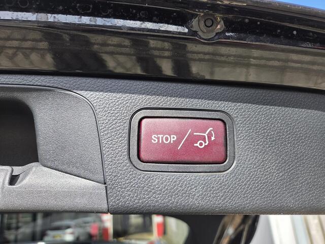 Mercedes-Benz GLC-KLASSE 300e 4MATIC 19"/Trekhaak/Dodehoek/Rijstrooksensor/Sfeerverlichting/Apple Carplay & Android Auto/Stoelverwarming/Elektrische klep