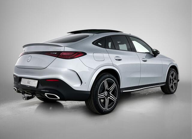 Mercedes-Benz GLC-KLASSE 300e 4MATIC Sport Edition | Premium | Winterpakket | Nightpakket | Trekhaak | Stoelventilatie/- verwarming | Treeplanken | Spoiler | Panoramaschuifdak | 360°-camera | Augmented Reality navigatie |