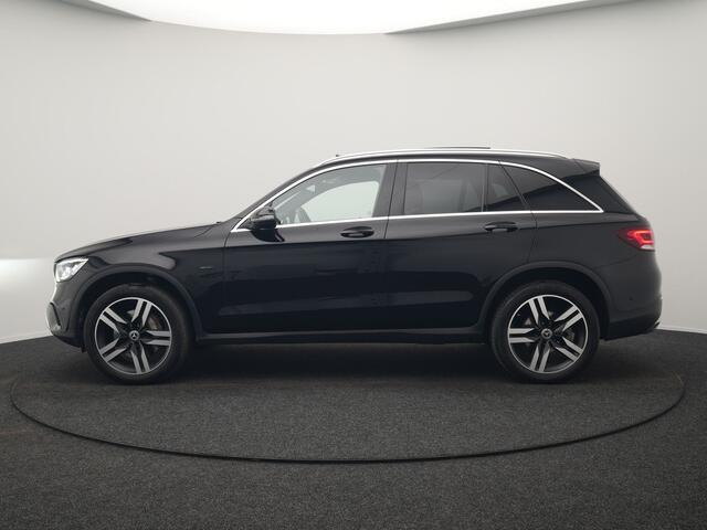 Mercedes-Benz GLC-KLASSE 300e 4MATIC Premium Plus PHEV 320pk Dealer O.H | Panodak | Trekhaak af Fabriek | Adaptive Cruise | Multibeam LED | 20" L.M | Apple Carplay | Sfeerverlichting | Camera | BLIS |