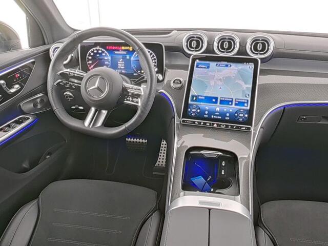 Mercedes-Benz GLC-KLASSE 300 e 4MATIC AMG Plug-In Hybride AMG Line | Night Pakket | Trekhaak | Head-up-Display | Alarm | Burmester® | 20 Inch AMG velgen. Inclusief 24 maanden MB Certified garantie voor Europa.