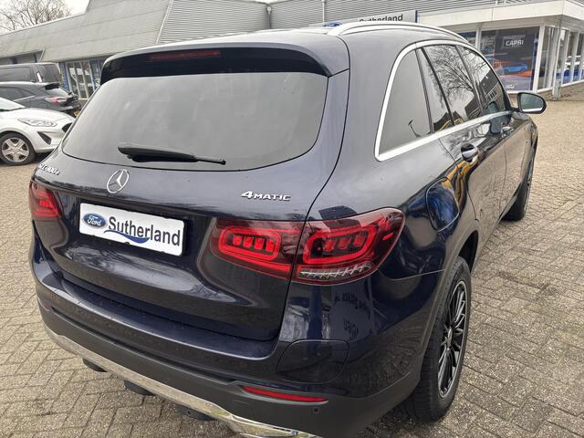 Mercedes-Benz GLC-KLASSE 300e 4MATIC Business Solution | PHEV | 320pk | Plug-in Hybride | Achteruitrijcamera | Navigatie | Half leder
