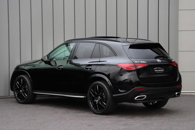 Mercedes-Benz GLC-KLASSE 300e AMG 4-Matic | 313PK | Massage | Keyless-go | Sfeerverlichting | Pano | Distronic+ | Stuurwielverw. | Stoelkoeling | 2024.