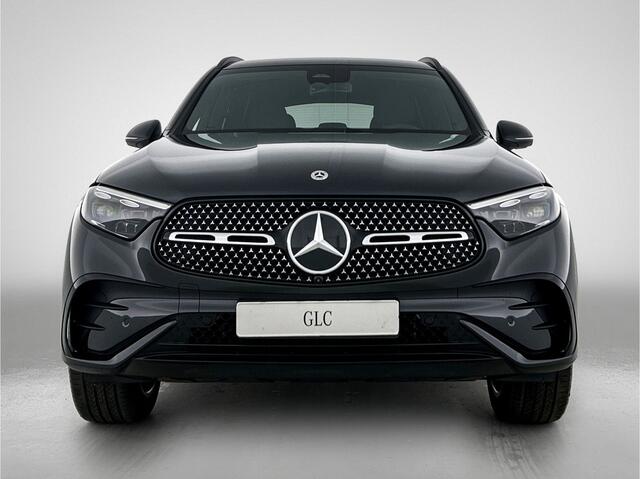 Mercedes-Benz GLC-KLASSE 300e 4MATIC Business Solution AMG | Premium | Nightpakket | Trekhaak | 20 inch vijfspaaks AMG-velgen | Smartphone-integratie | 360° camera | Sfeerverlichting |