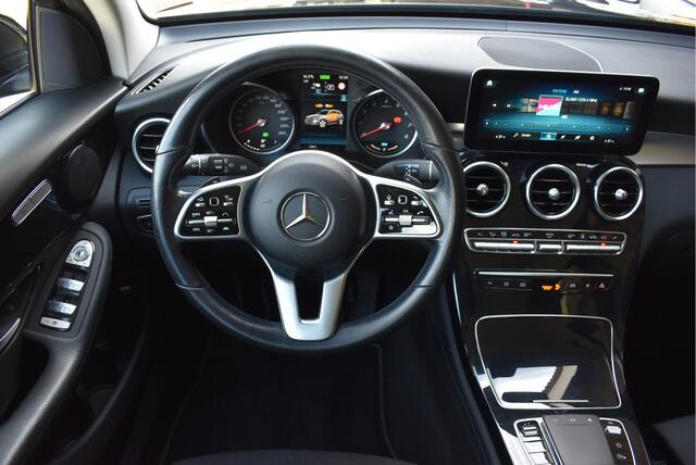 Mercedes-Benz GLC-KLASSE 300e 4MATIC Wegkl. trekhaak, Cruise, Camera, Stoelverwarming, Carplay, DAB