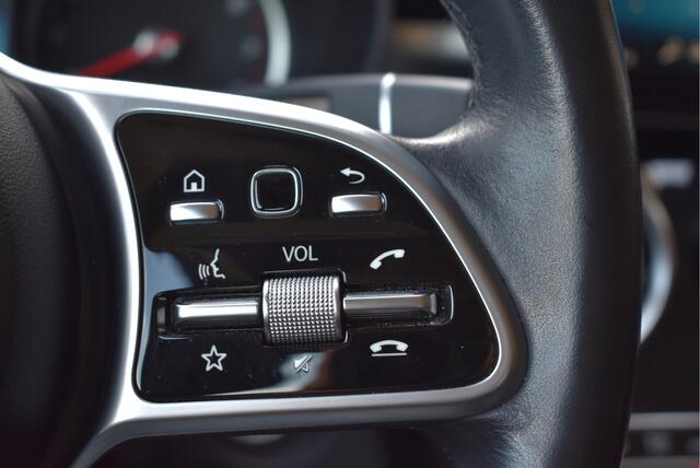 Mercedes-Benz GLC-KLASSE 300e 4MATIC Wegkl. trekhaak, Cruise, Camera, Stoelverwarming, Carplay, DAB