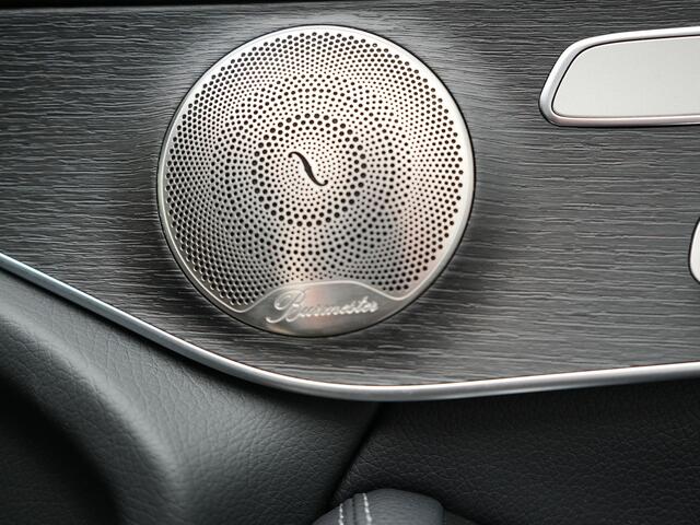 Mercedes-Benz GLC-KLASSE 300e 4MATIC Premium Plus PHEV 320pk Dealer O.H | Panodak | Adaptive Cruise | Sportstoelen Memory | Burmester | AMG Exterieur | Head Up | Camera | Keyless |