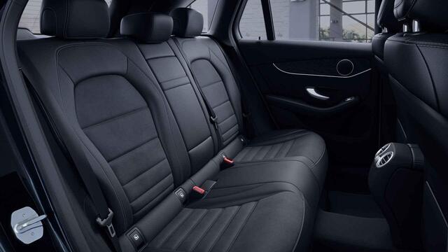 Mercedes-Benz GLC-KLASSE 300e 4MATIC Business Solution AMG | Panoramadak | Trekhaak | Night pakket | Rij assistentiepakket |