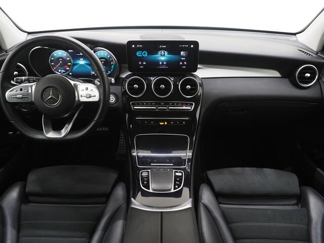 Mercedes-Benz GLC-KLASSE 300e 4MATIC AMG | Panoramadak | Sfeerlicht | Camera | Sportstuur | Virtual | Stoelverwarming | Carplay