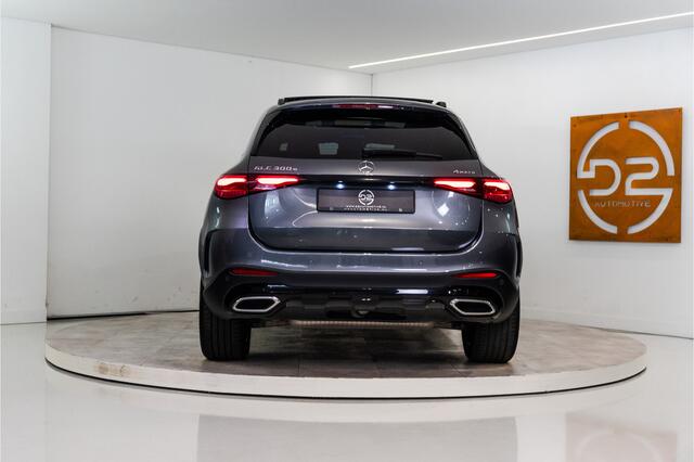 Mercedes-Benz GLC-KLASSE 300e 4MATIC AMG 313PK | Pano | Burmester | Memory | Sfeer | Trekhaak | 12 MND Garantie
