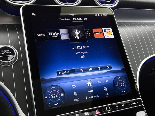 Mercedes-Benz GLC-KLASSE 300e 4MATIC Business Solution Luxury | Comfortpakket Plus | Parkeerpakket met 360°-camera | Trekhaak | DISTRONIC | Panoramaschuifdak | THERMATIC |