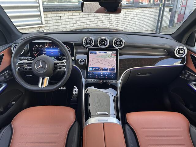 Mercedes-Benz GLC-KLASSE 300e 4MATIC AMG Line | Achterasbesturing | Panoramadak | Trekhaak | Winter-pakket | Rijassistentiepakket