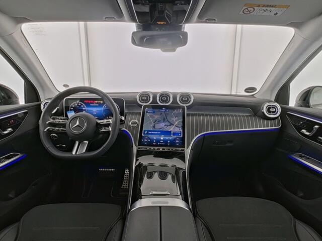 Mercedes-Benz GLC-KLASSE 300 e 4MATIC AMG Plug-In Hybride AMG line | Night Pakket | Trekhaak | Panorama Schuif-Kanteldak | 20 Inch AMG Velgen | Memory Voorstoelen. Inclusief 24 maanden Mercedes-Benz Certified garantie voor Europa.