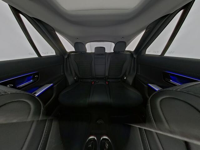 Mercedes-Benz GLC-KLASSE 300 e 4MATIC AMG Plug-In Hybride AMG line | Night Pakket | Trekhaak | Panorama Schuif-Kanteldak | 20 Inch AMG Velgen | Memory Voorstoelen. Inclusief 24 maanden Mercedes-Benz Certified garantie voor Europa.